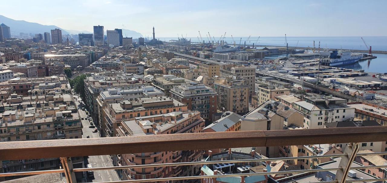 Attico Con Vista Su Genova Apartamento Exterior foto