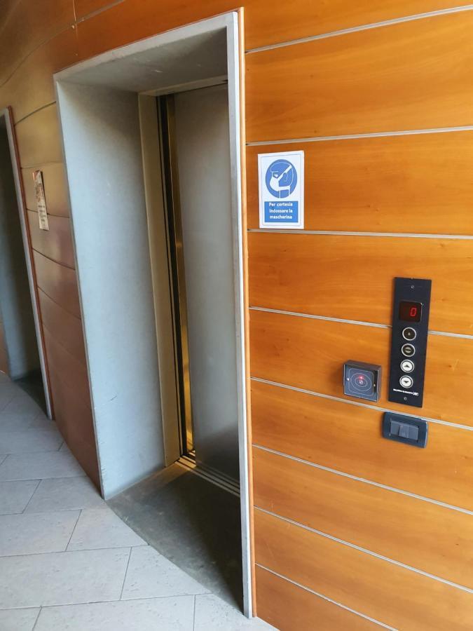 Attico Con Vista Su Genova Apartamento Exterior foto