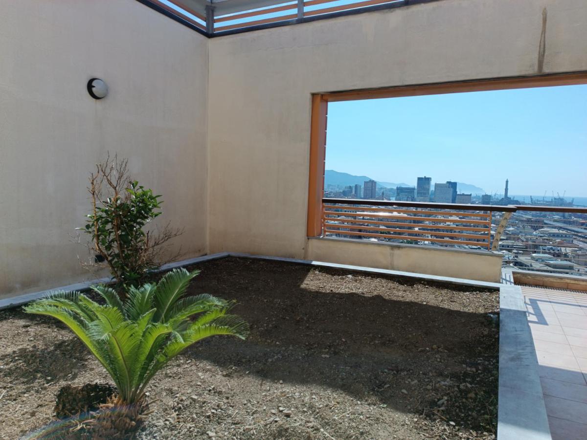 Attico Con Vista Su Genova Apartamento Exterior foto