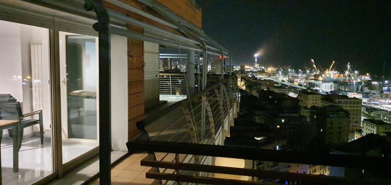 Attico Con Vista Su Genova Apartamento Exterior foto