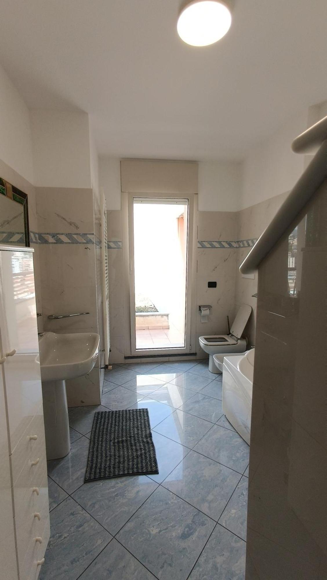 Attico Con Vista Su Genova Apartamento Exterior foto